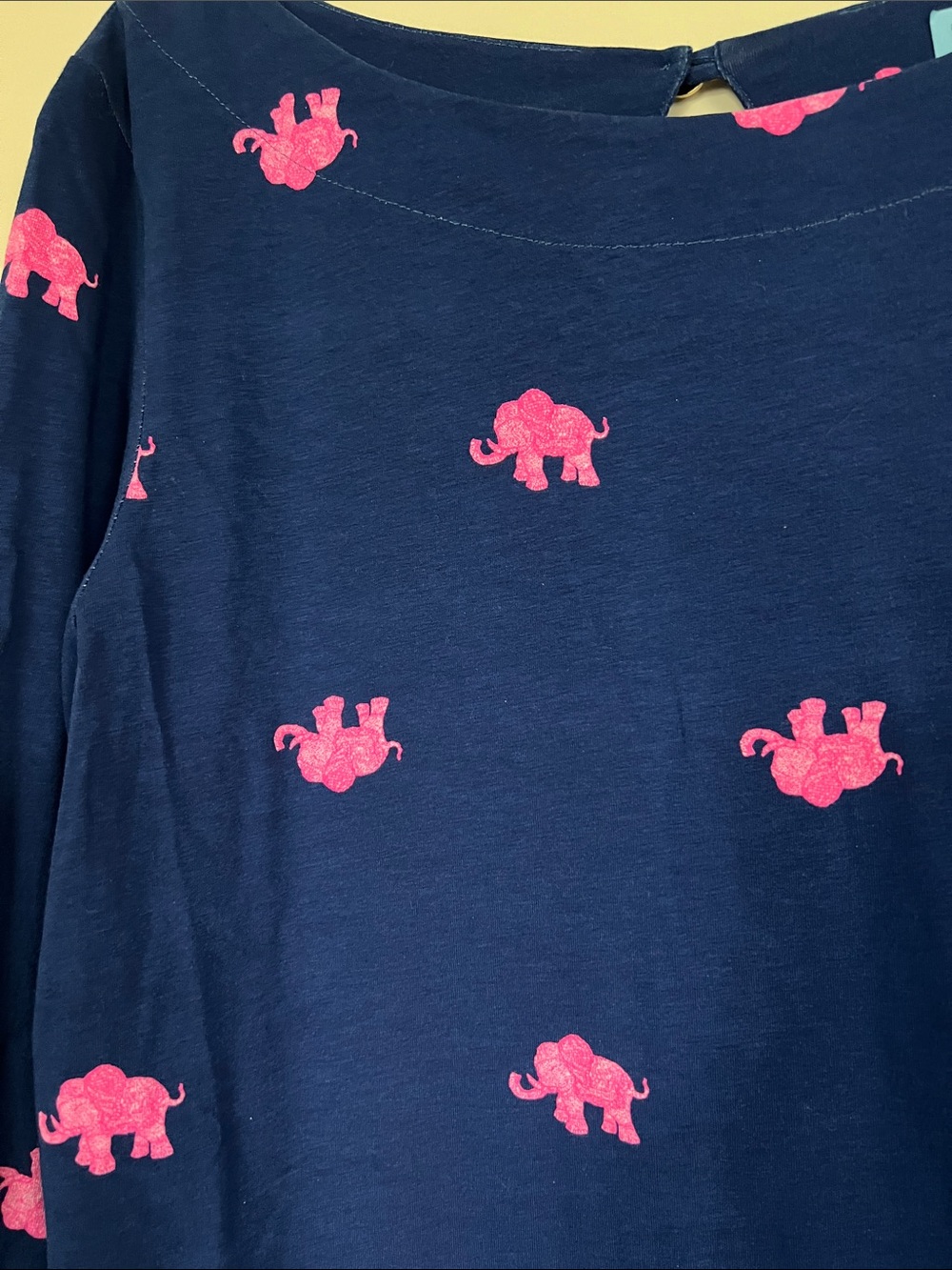 Lilly Pulitzer Navy Top shirt with Pink Elephant Motif XL like new 3/4 sleeve - Picture 2 of 6